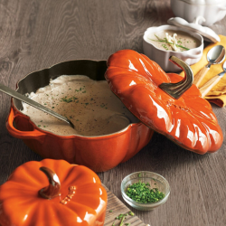 Cocotte Staub Potiron Ø24cm. Pâques le spécialiste du matériel horeca, ustensiles de cuisine professionnels et meilleur rapport 