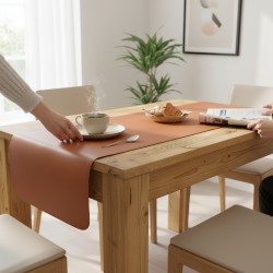 Chemin de table 45x120cm trois couleurs disponibles . Achetez chez Paques, magasin HORECA.